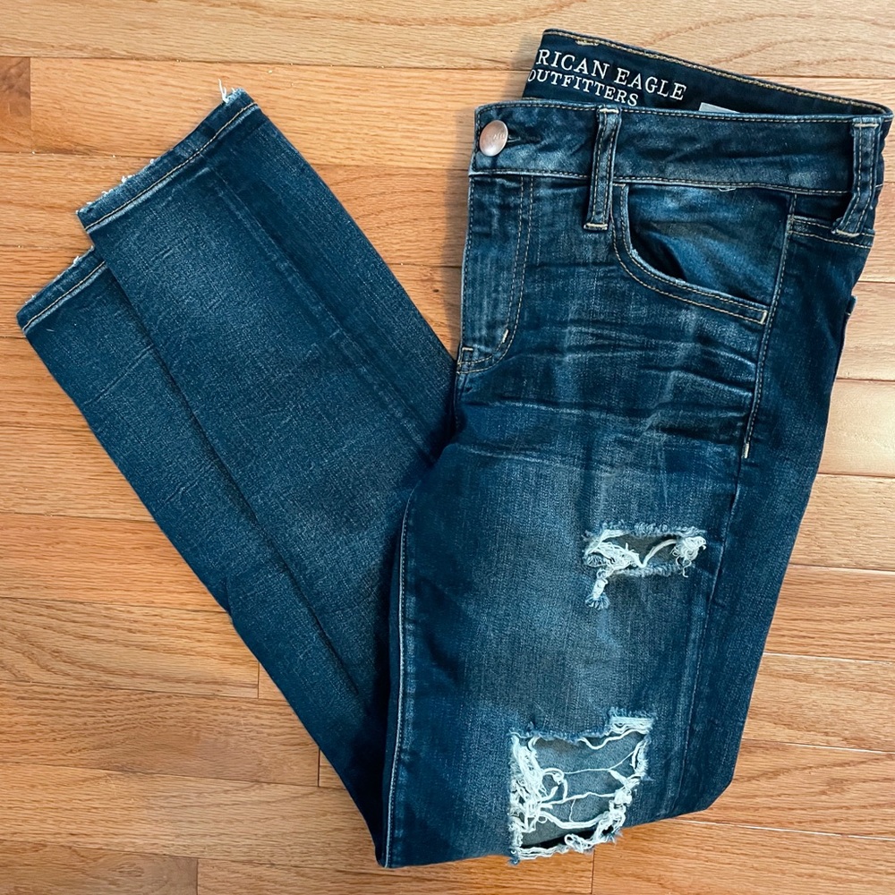 AE Super Stretch Dark Wash Ripped Skinny Jeans✨